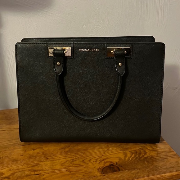 2 for 1 Michael Kors Bags! - Picture 2 of 7